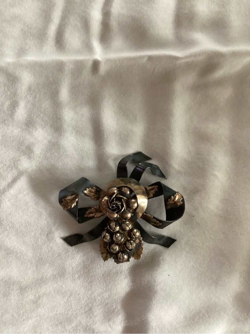 Vintage Floral Ribbon Brooch in Black and Gold
